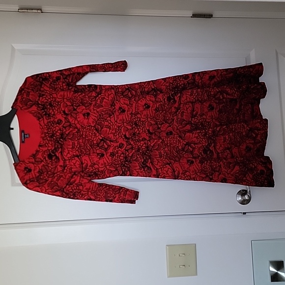 Lands End Red Black Raised Velvet Floral Dress Small/Tall Fit and Flare - Picture 2 of 6